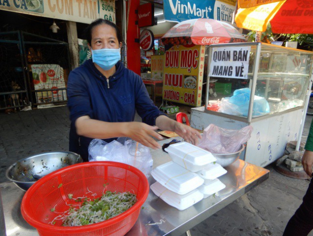 Đà Nẵng: Hàng quán đồng loạt mở cửa trong ngày đầu nới lỏng cách ly